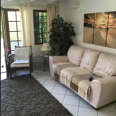 Rare 2 Bedroom Apartment With Private Pool Apartmán Grimaud