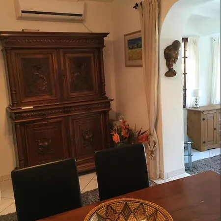 Rare 2 Bedroom Apartment With Private Pool 格里莫
